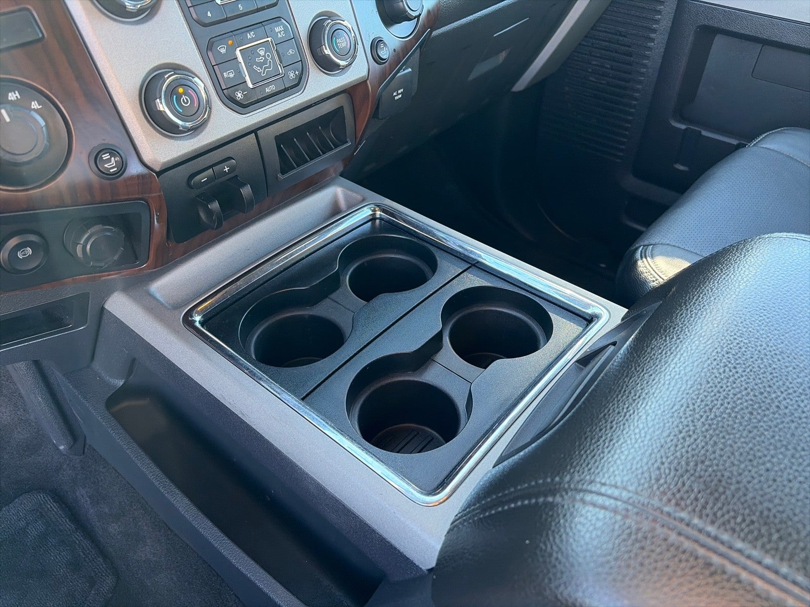 2016 Ford F-350 CREW CAB LARIAT