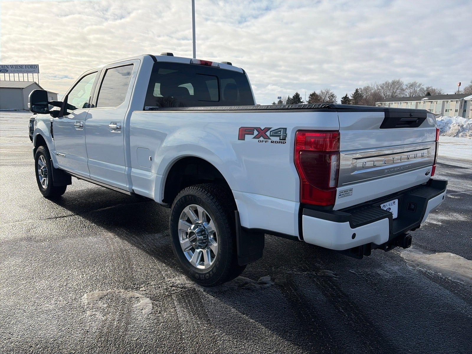 2022 Ford F-350 CREW CAB PLATINUM