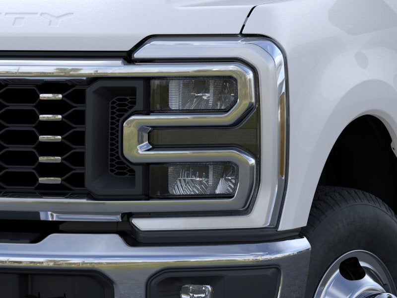 2026 Ford Super Duty F-350 DRW CREW CAB LARIAT DRW