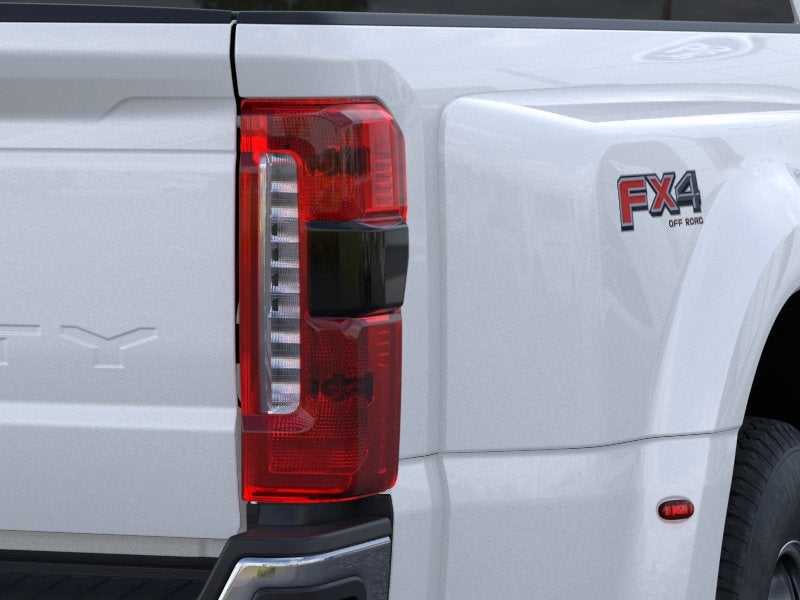 2026 Ford Super Duty F-350 DRW CREW CAB LARIAT DRW