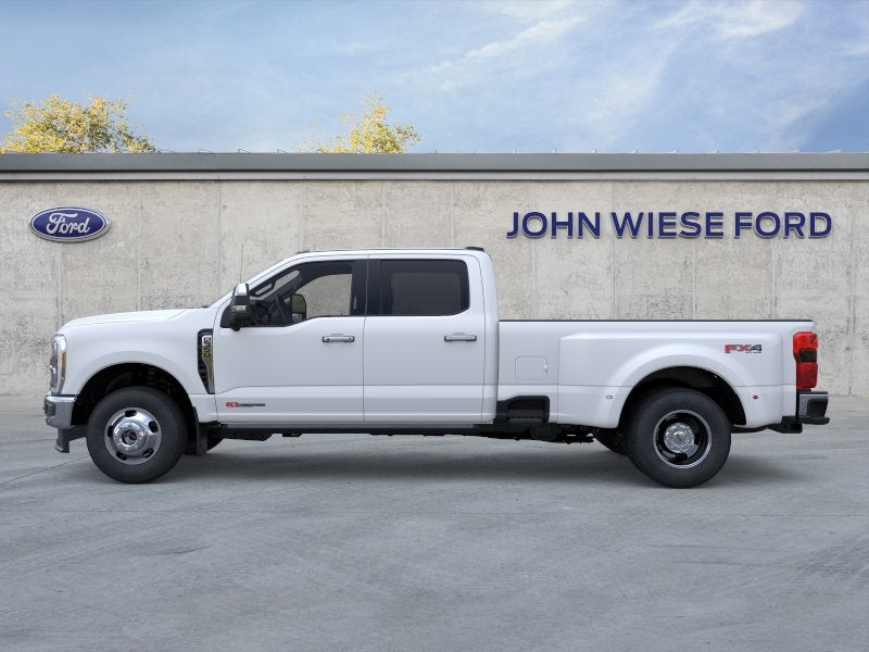 2026 Ford Super Duty F-350 DRW CREW CAB LARIAT DRW