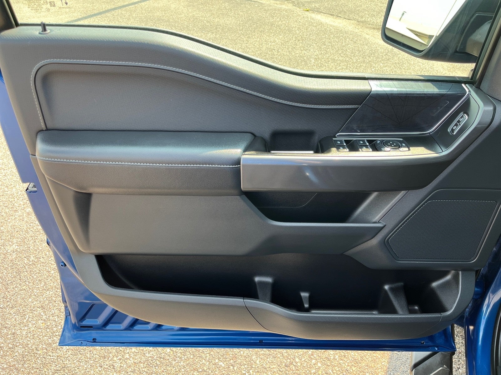 2023 Ford F-150 SUPERCREW XLT 4X4