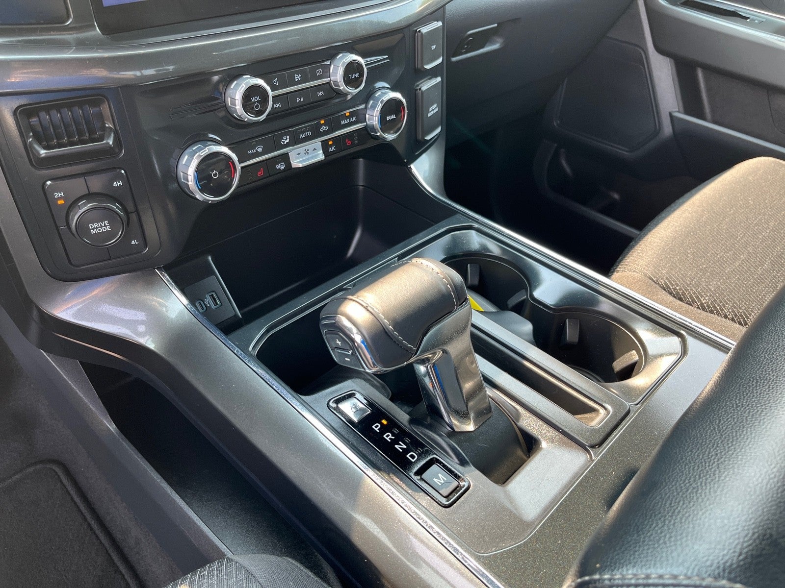 2023 Ford F-150 SUPERCREW XLT 4X4