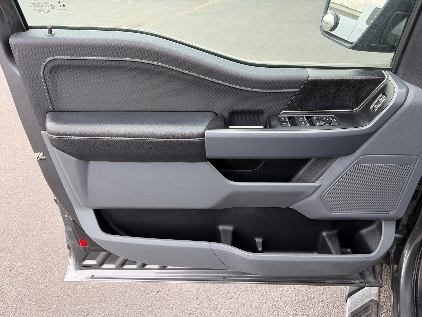 2023 Ford F-150 SUPERCAB XLT 4X4