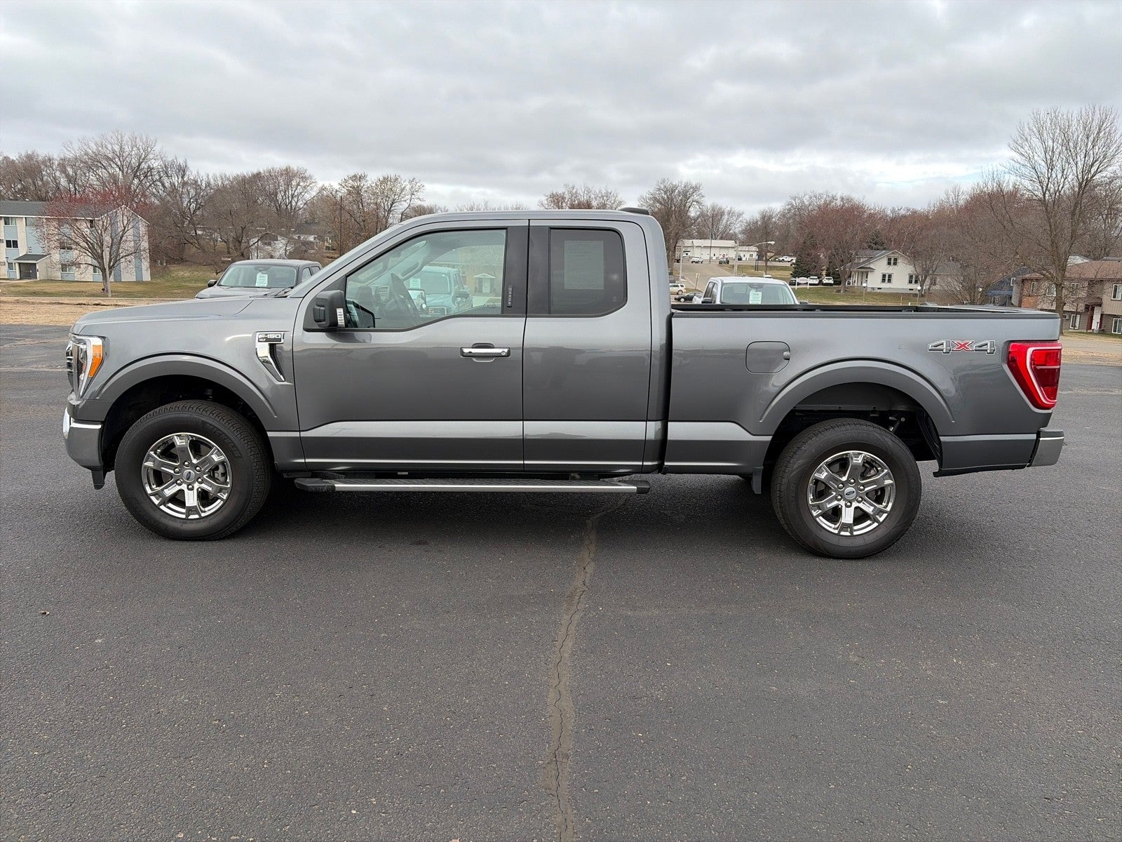 2023 Ford F-150 SUPERCAB XLT 4X4