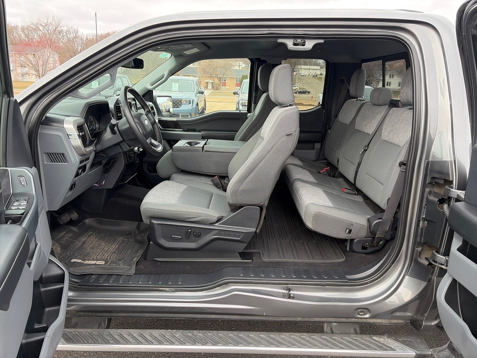 2023 Ford F-150 SUPERCAB XLT 4X4