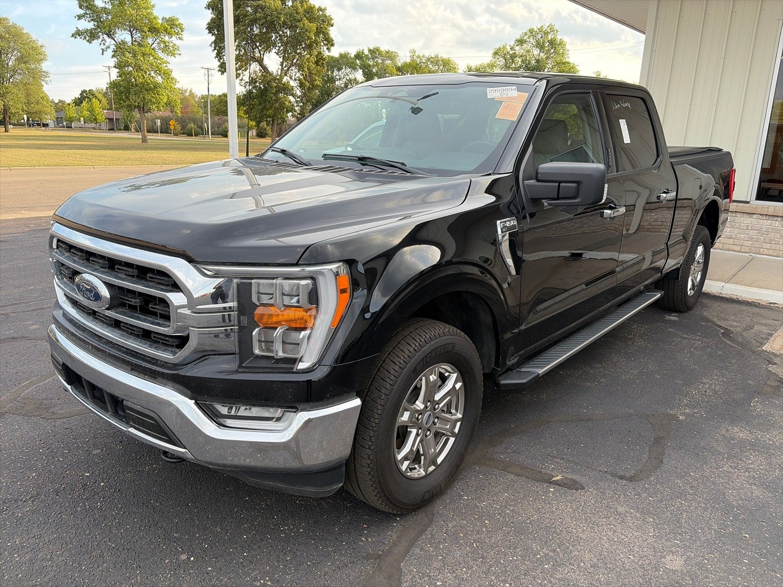 2023 Ford F-150 SUPERCREW XLT 4X4