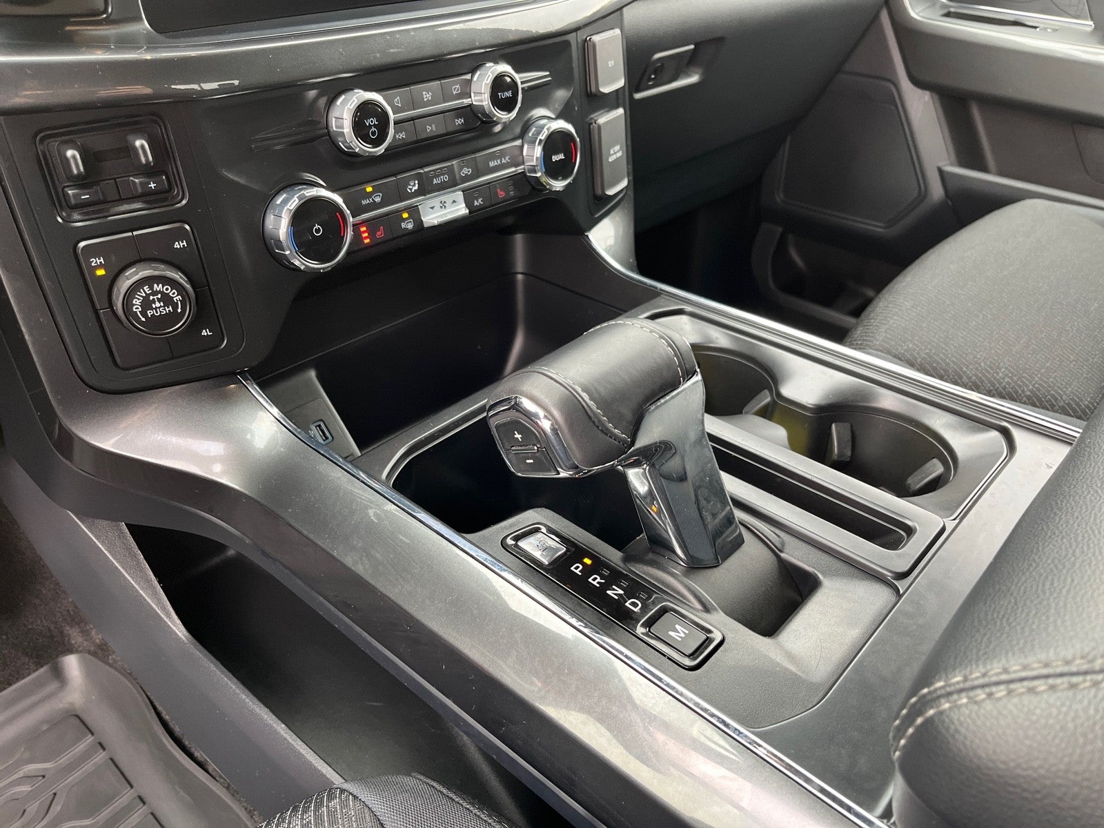 2022 Ford F-150 SUPERCREW XLT 4X4