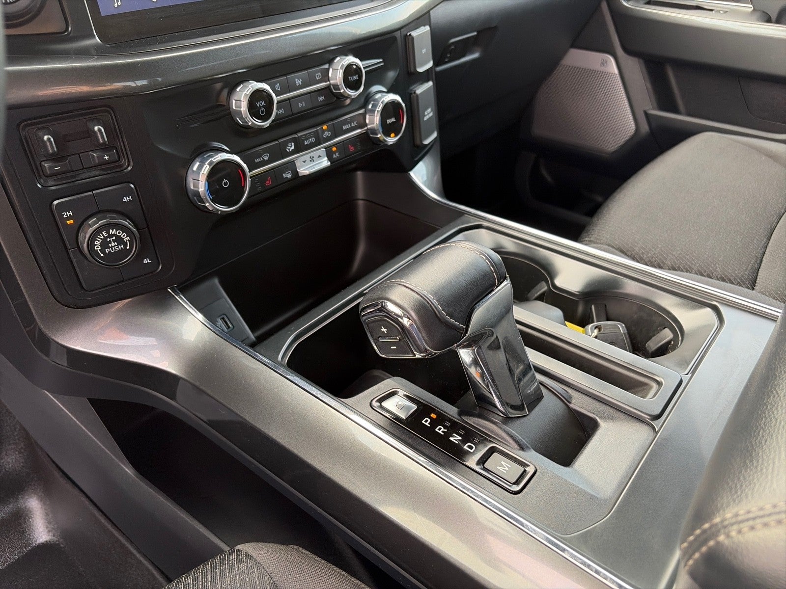 2023 Ford F-150 SUPERCREW XLT 4X4