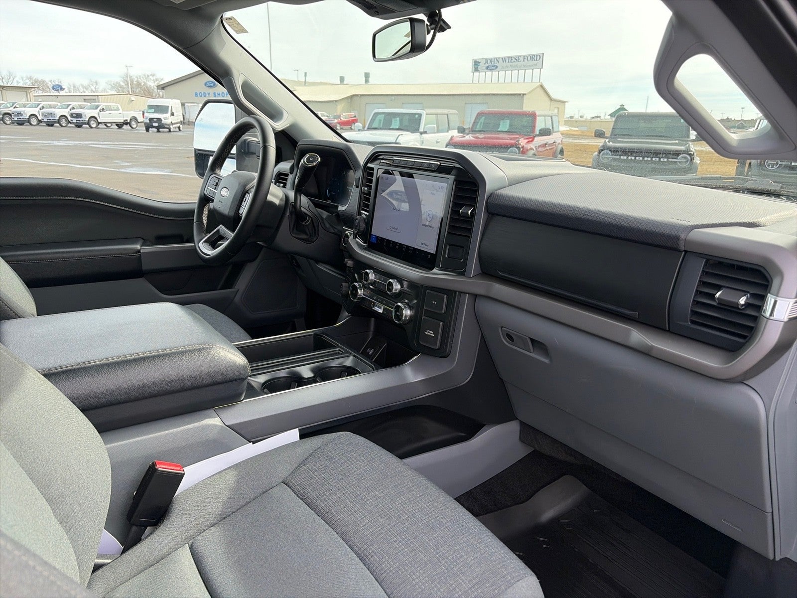 2024 Ford F-150 SUPERCREW XLT 4X4