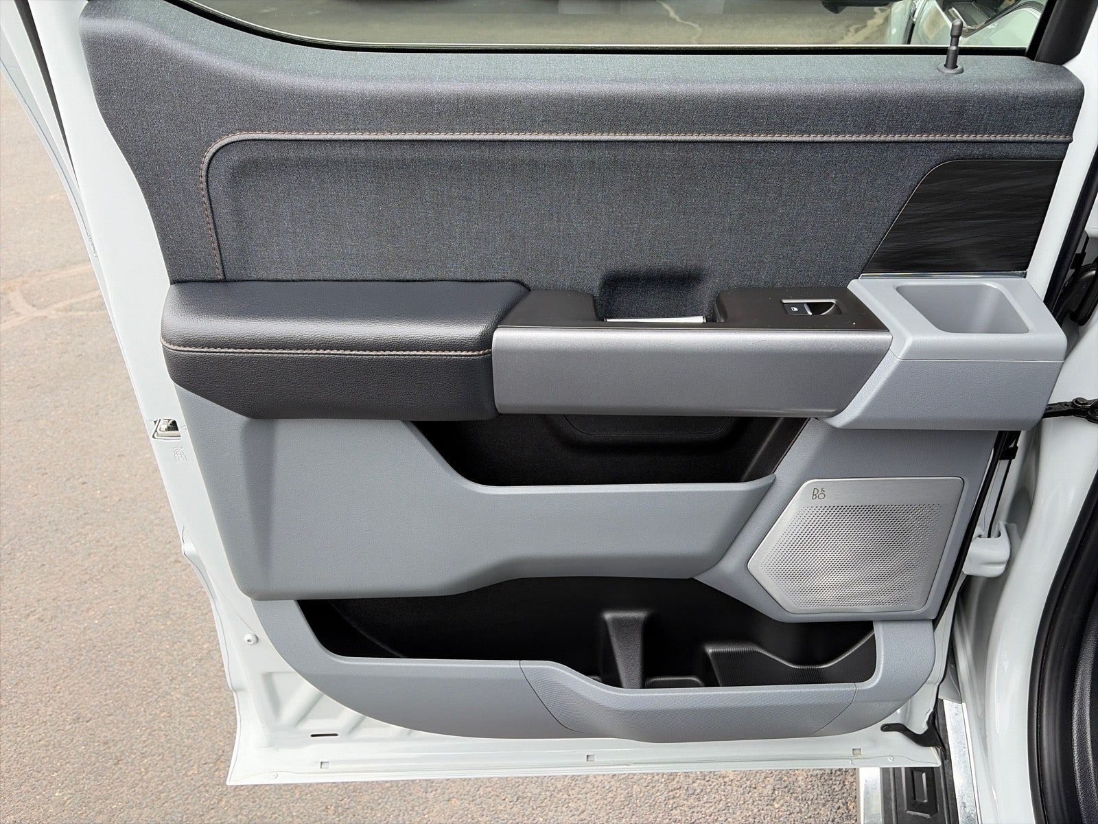 2024 Ford F-150 SUPERCREW LARIAT 4X4