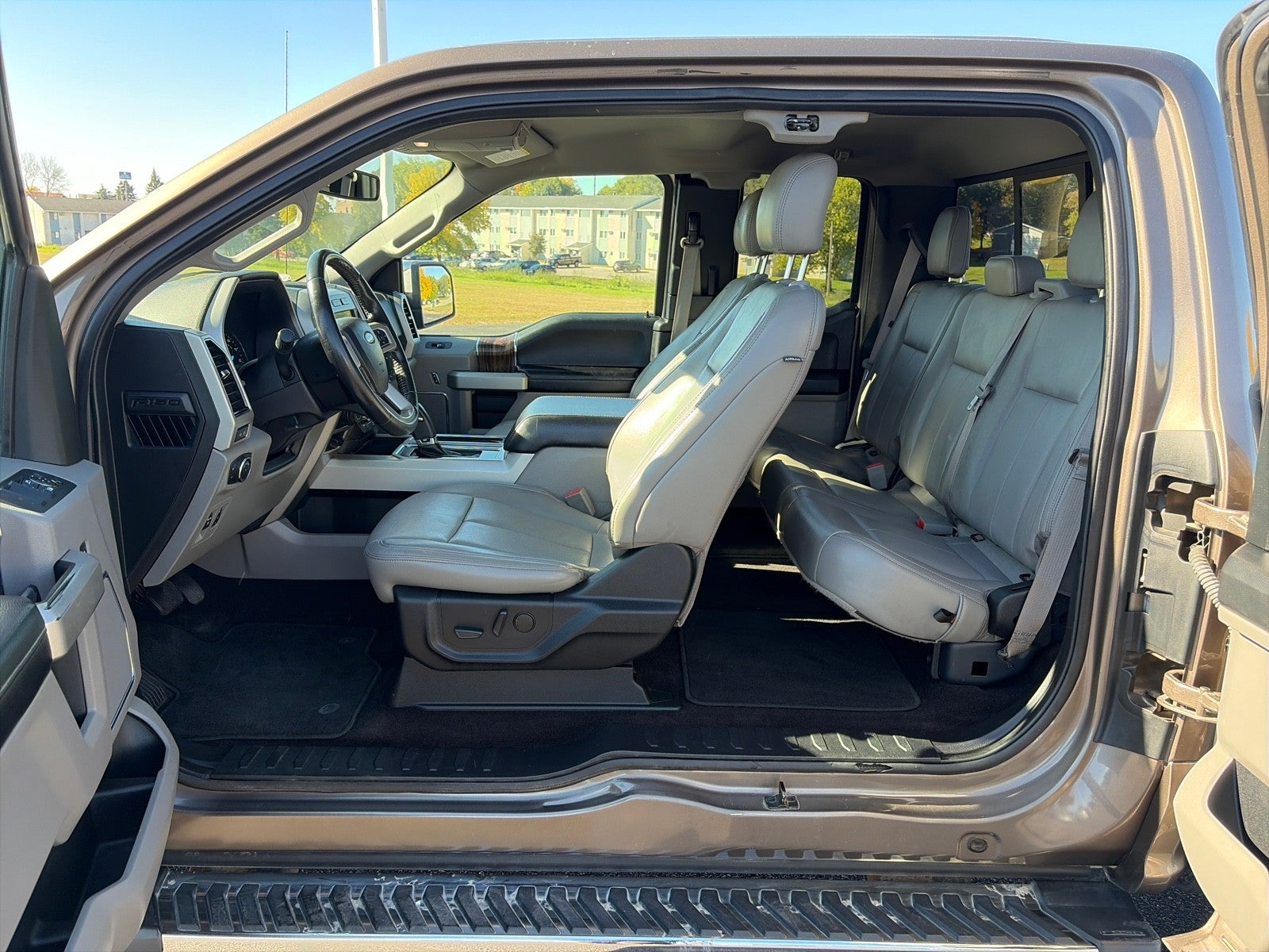 2019 Ford F-150 SUPERCAB LARIAT 4X4