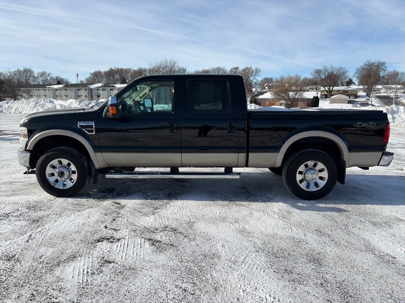 2010 Ford Super Duty F-250 SRW CREW CAB LARIAT 4X4