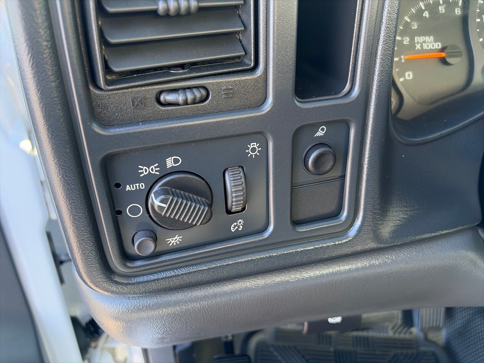 2003 Chevrolet Silverado 1500 REGULAR CAB