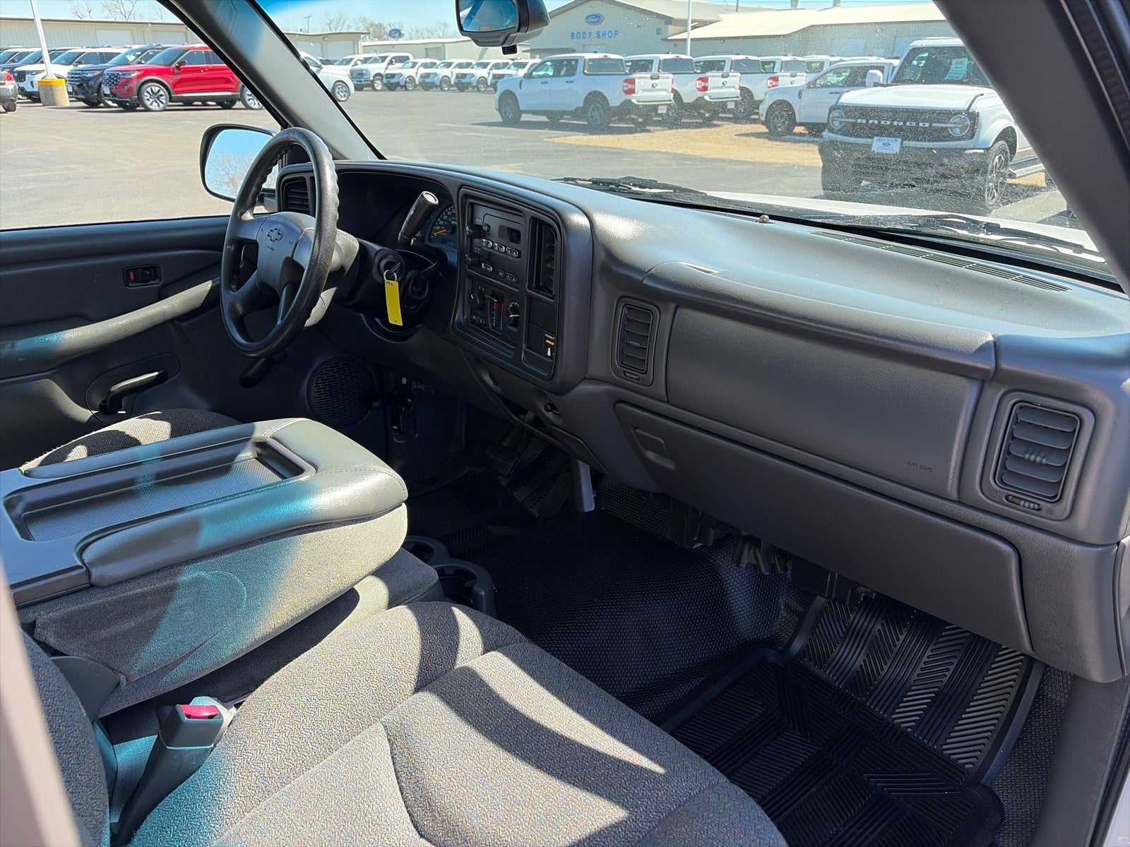 2003 Chevrolet Silverado 1500 REGULAR CAB