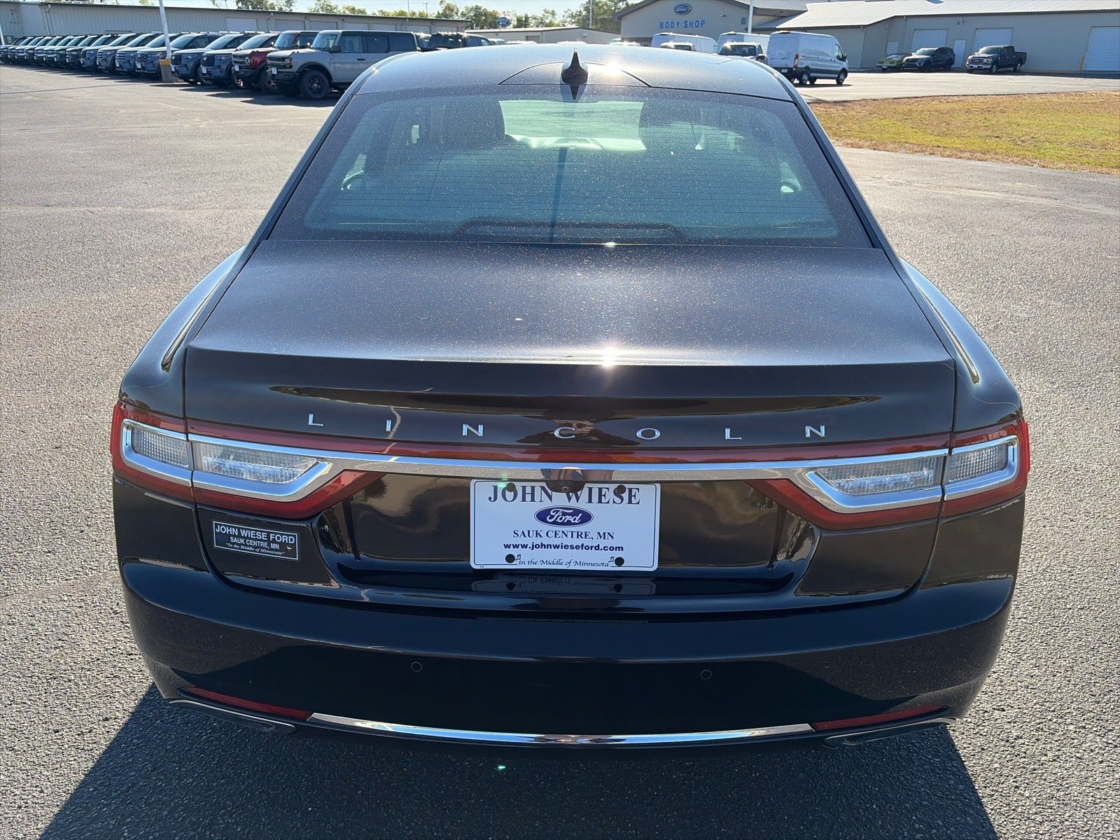 2018 Lincoln Continental SELECT AWD