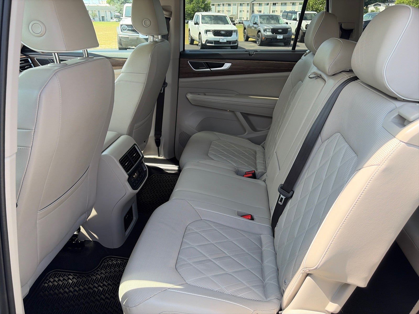 2025 Volkswagen Atlas SEL PREMIER AWD