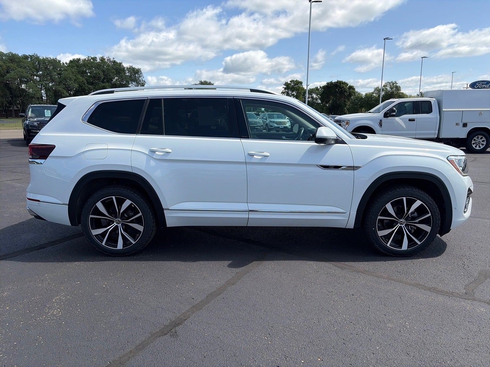 2025 Volkswagen Atlas SEL PREMIER AWD