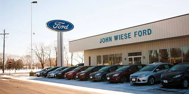 dealership exterior John Wiese Ford in Sauk Centre MN